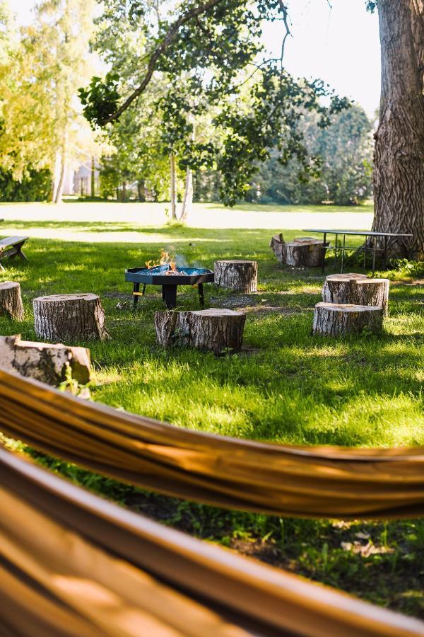 Hôtel Glamping Mella Muiza à Jūrkalne Extérieur photo