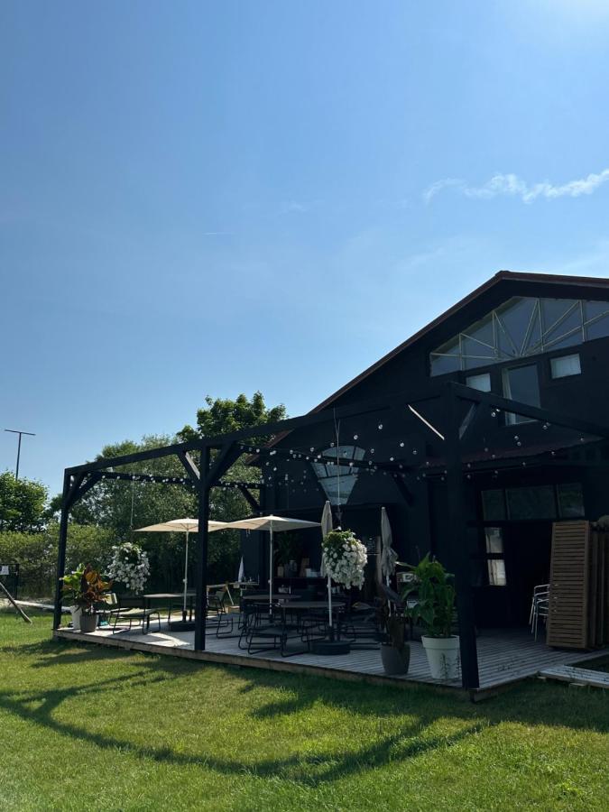 Hôtel Glamping Mella Muiza à Jūrkalne Extérieur photo